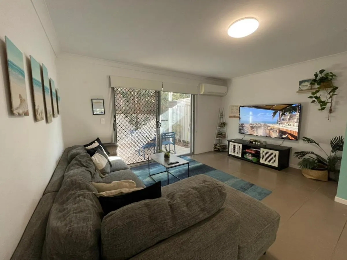Cozy Townhouse In Dakabin Ideal For Young Family Kallangur 0*,