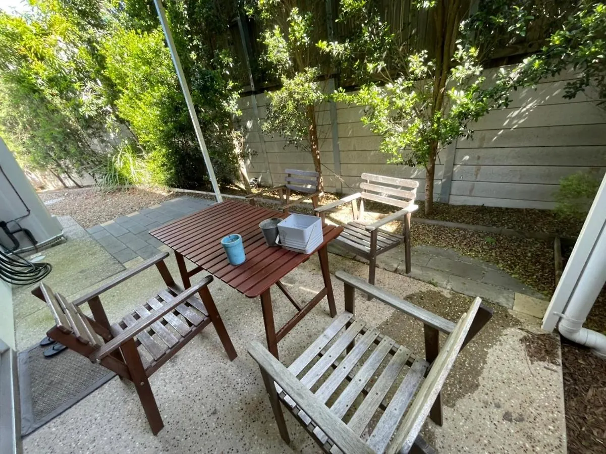 Cozy Townhouse In Dakabin Ideal For Young Family Kallangur 0*,  Australia