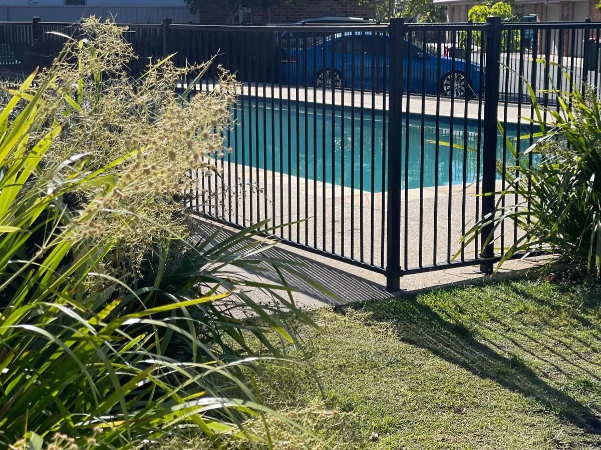 Cozy Townhouse In Dakabin Ideal For Young Family Kallangur 0*,  Australia